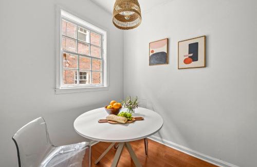 Midtown Apartment | Parkfront Edge