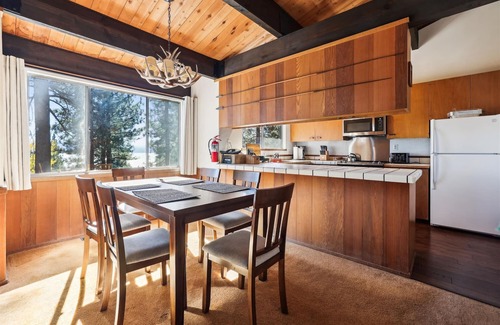 Lake Forest House | Parkin's Dollar Point Rustic Cabin