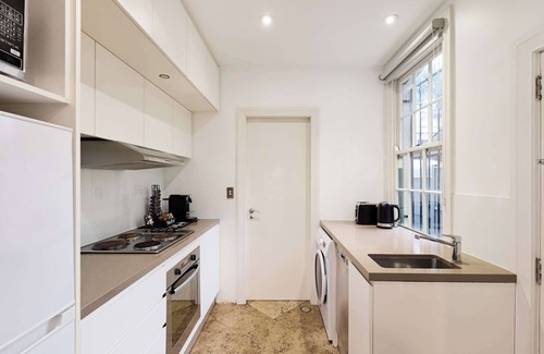 Woolloomooloo House | Parking on Cathedral St House | 5min to Finger Wharf & Royal Botanic