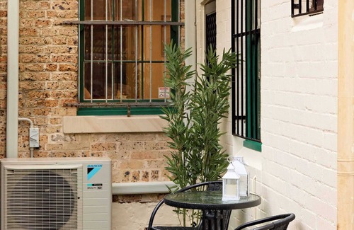 Woolloomooloo House | Parking on Cathedral St House | 5min to Finger Wharf & Royal Botanic