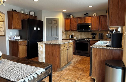 Entrada Del Oro House | Parking|Pool|SCI|Backyard|King|AC|BBQ