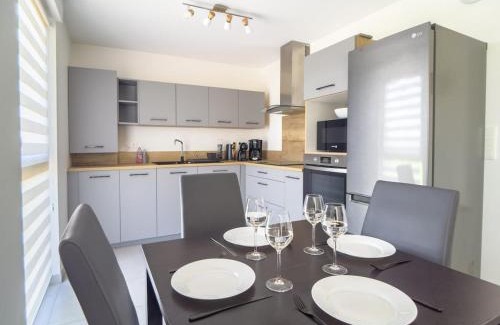 Chatenois Apartment | Parking privé - Accès PMR - Terrasse vue châteaux - 2 lits