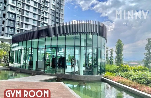 Kampung Bukit Dukong Apartment | Parkland Batu 11 near MRT 5-6PAX Free Parking