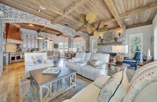 Sunnyside House | PARKS PLACE: Carillon Beach, Highest Quality, Steps to Gulf Pool/Walk-Over