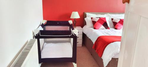 Largs Apartment | Parkside 2 bedrooms appartment with encolsed garden
