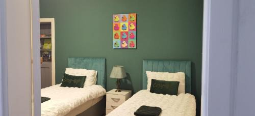 Largs Apartment | Parkside 2 bedrooms appartment with encolsed garden