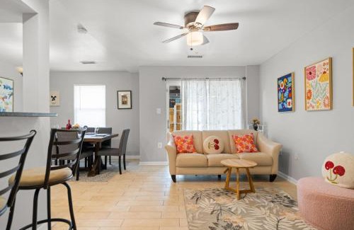 Landmark House | Parkside Alexandria Townhome - 3br free parking