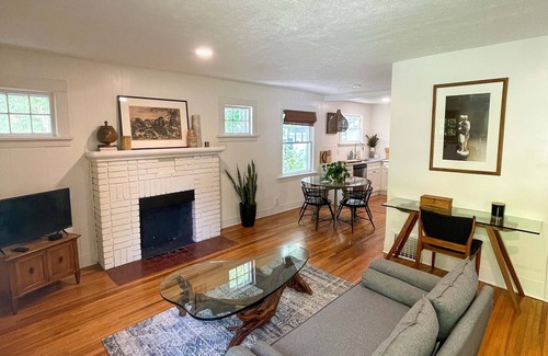 Manito House | Parkside Bungalow steps away from Manito Park