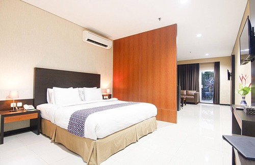Pekalongan Hotel | Parkside Mandarin Hotel Pekalongan