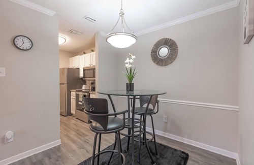 Ellendale Apartment | Parkside Retreat King Suite w/Pool & Gym