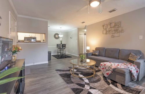 Ellendale Apartment | Parkside Retreat King Suite w/Pool & Gym