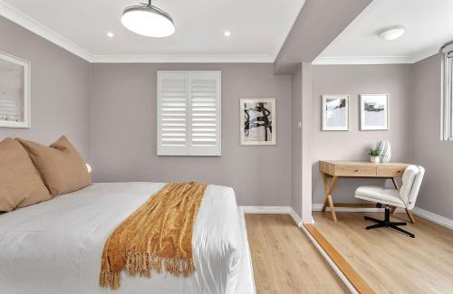 North Adelaide House | 'Parkstone' Modern Elegance near CBD & Zoo