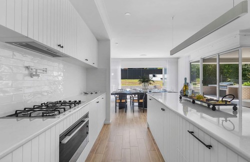 Moss Vale House | Parkview for 16, Moss Vale, Southern Highlands