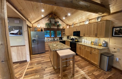 Gatlinburg - Pigeon Forge Cabin | Parkview Lodge: Situated Across From The National Park With A Private Pool!