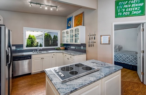 Spokane House | Parkway House - PICKLEBALL COURT- Dog Friendly - Basketball - FAMILY PERFECT
