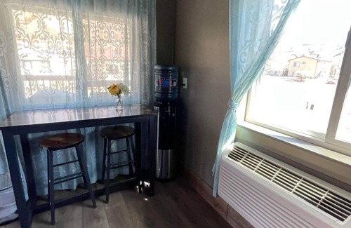Gardiner Apartment | ParkWay Yellowstone Guest House room #1