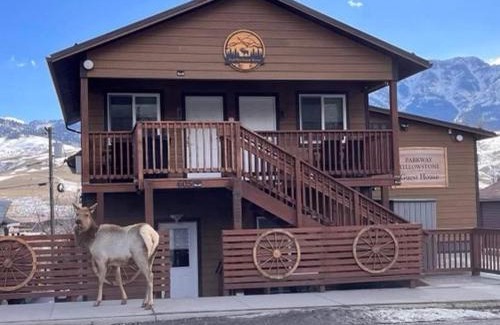 Gardiner House | ParkWay Yellowstone Guest House Room #1