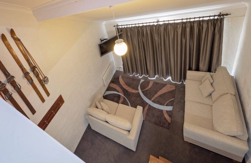 Jindabyne Apartment | Parkwood 6 - 2BR Split Lvl Apartment l Spa Bath l BBQ l Central Location