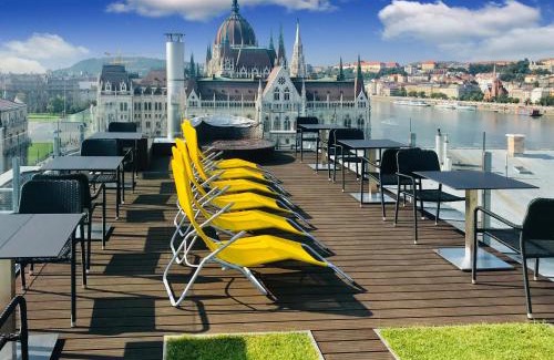 Belvaros - Lipotvaros Apartment | ParliamentPenthouse with Rooftop Terrace