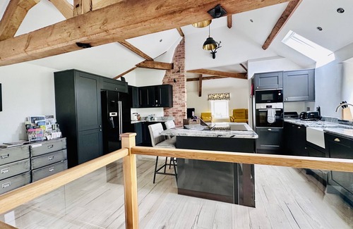 Leek Cottage | PARLOUR BARN, pet friendly, luxury holiday cottage in Leek