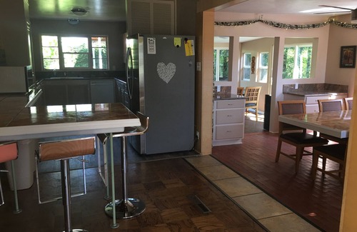 Montgomery Park House | Parqhouse open-2025-Sleeps 18-6 BD/6BA-Hottub, Lush Patios, Park w/tennis & pool