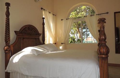 Sittee River Village Hotel | Parrot Cove Lodge