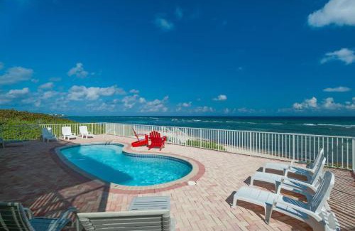 Brinkleys House | Parrot-ise 4 Bedroom Villa