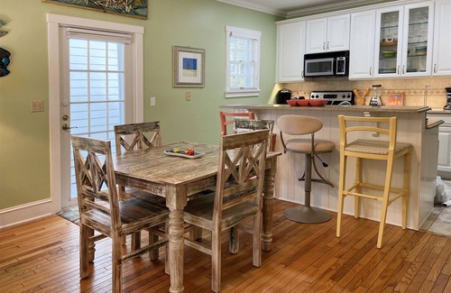 Old Town House | PARROTVILLE Townhome in Windward Park by RENT KEY WEST VACATIONS