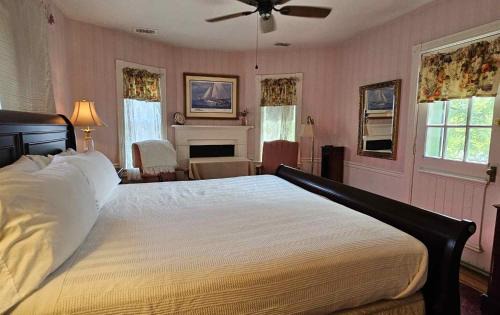 St. Michaels Bed & Breakfast | Parsonage Inn Bed and Breakfast