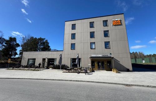 Gribbylund Apartment | Part-Time Home Täby