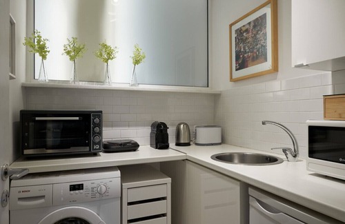 Athens City Centre Apartment | Parthenon 2BD Apartment