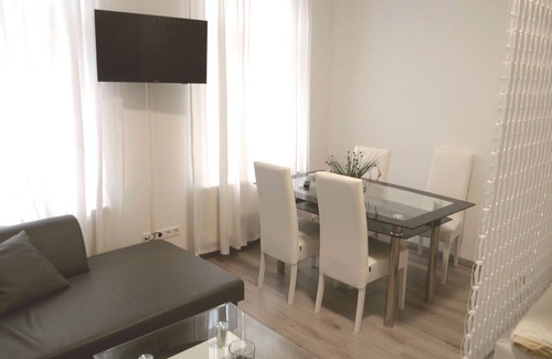 Altlindenau Apartment | Parthesuite - in a listed Wilhelminian style building near the city center