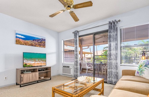 Kihei Condo | Partial Ocean View. 1 Bed / 1 Bath Kihei Bay Vista B201