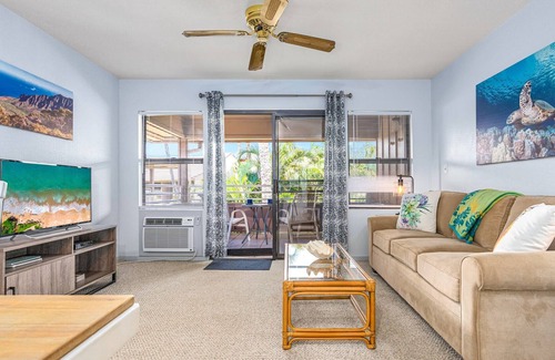 Kihei Condo | Partial Ocean View. 1 Bed / 1 Bath Kihei Bay Vista B201