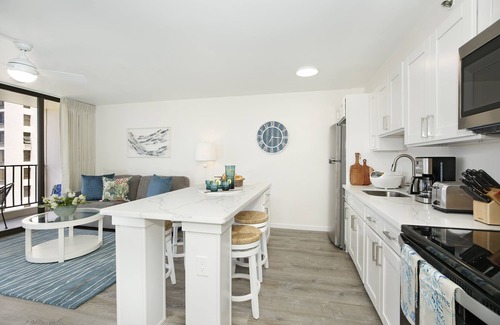 Waikiki Condo | Partial Ocean View! Full Kitchen, FREE Parking & Wi-Fi, AC, Lanai, Pool!