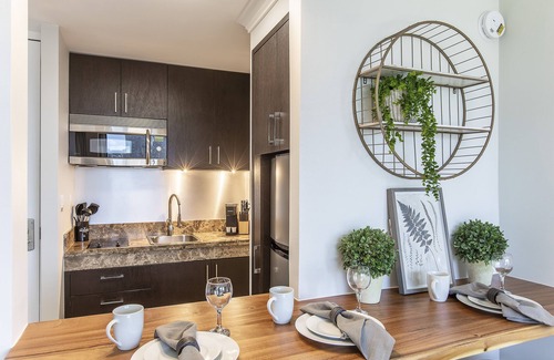 Waikiki Condo | Partial Ocean View King STUDIO with Kitchenette and FREE WIFI!