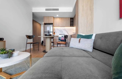 Broadbeach Apartment | Partial Spectacular Ocean View NEW 2BR *Pool/Gym*