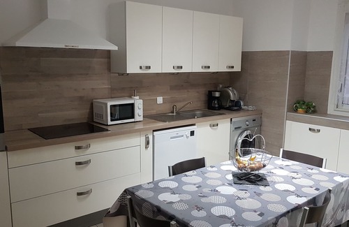 8th Arrondissement House | Particulier Maison Plage Calanque 4/6 Pers