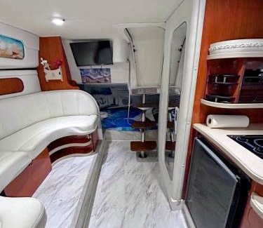 Little Havana Boat Rental | Party On The Seas