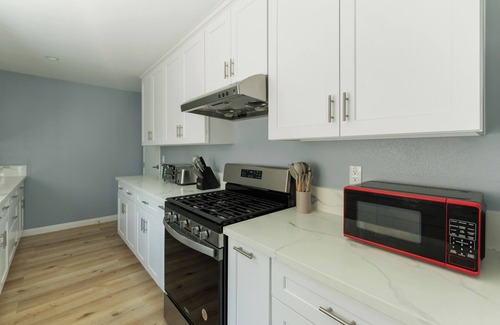 Lamanda Park House | Pasadena 3BR Townhome Ideal for Long Stays