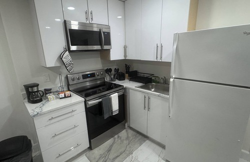 Pembroke Pines Apartment | Pasadena Lakes Retreat 2 beds studio in charming Pembroke Pines