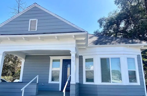 North Central House | Pasadena Retreat Walking Distance to Rose Bowl and Downtown.