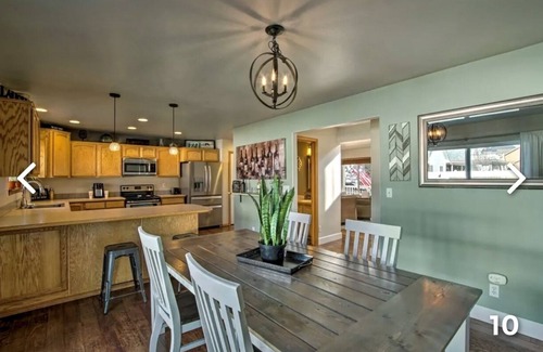 Pasco House | Pasco Oasis Get Away - In-ground pool and hot tub open June-Sept, 4 bed 2.5 bath