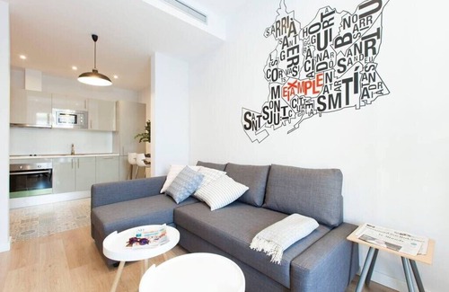 L'Antiga Esquerra de l'Eixample Apartment | Paseo de Gracia spacious 4BD - 4BTH