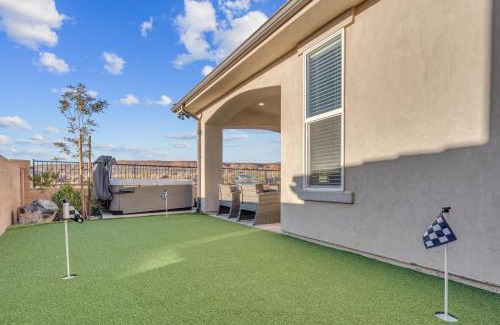 Sienna Hills House | Paseos 1121 Sleeps 15, Private Hot Tub, Near Sand Hollow, and Quail Lake