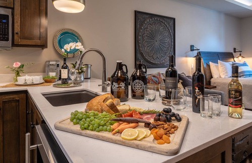 Paso Robles Apartment | Paso Park Suite 204-Balcony Overlooking Town Square in Downtown Paso Robles!