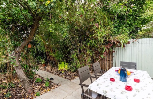 Tudor House | Pass the Keys | Stunning 4Bed Oasis in Kingston, With Parking