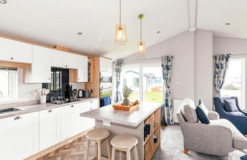 Cannards Grave House | Pass the Keys Avalon Lodge - Shepton Mallet