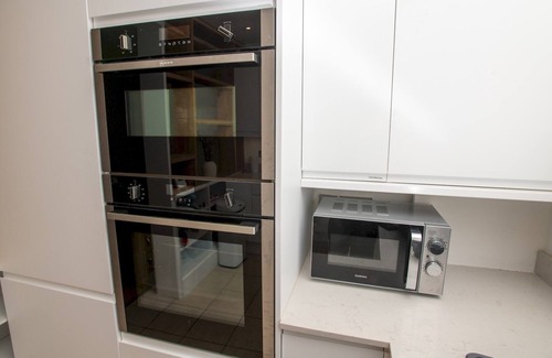 Lincoln Apartment | Pass the Keys | Cathedral Views & Luxury Living & Historic Lincoln