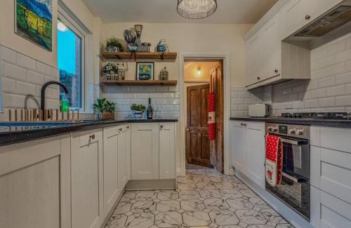 Market Drayton House | Pass the Keys Charming Victorian Hidden Gem